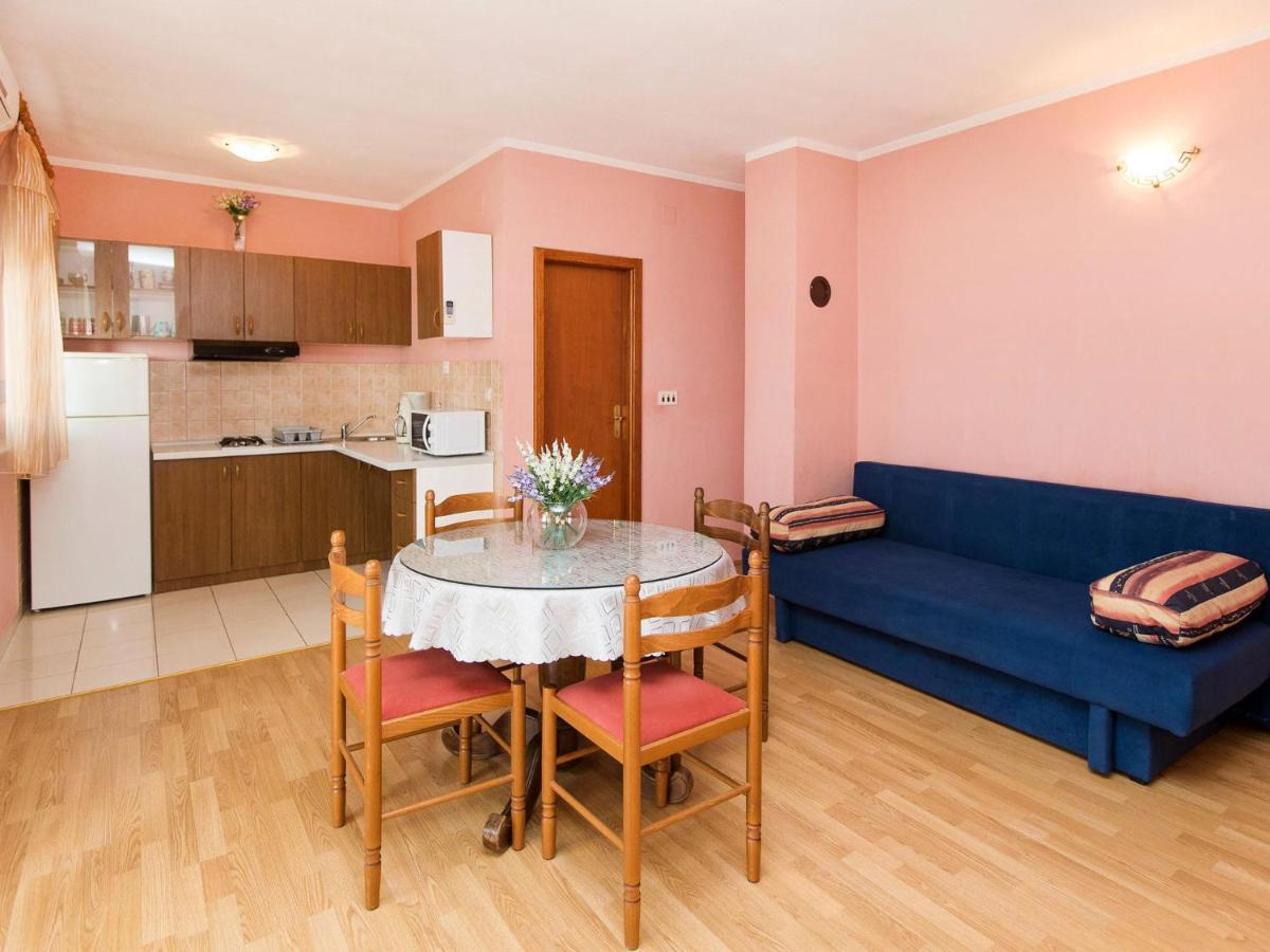 Apartment Nikol - CKV122 Crikvenica Bagian luar foto